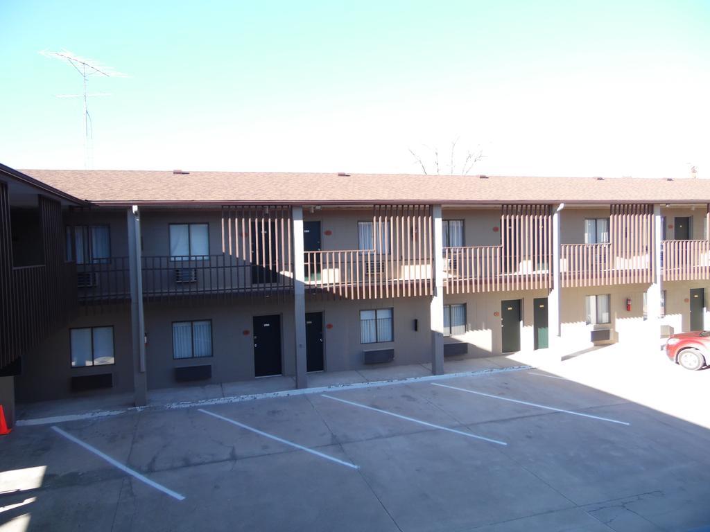 Bear Lodge Motel Сандэнс Экстерьер фото
