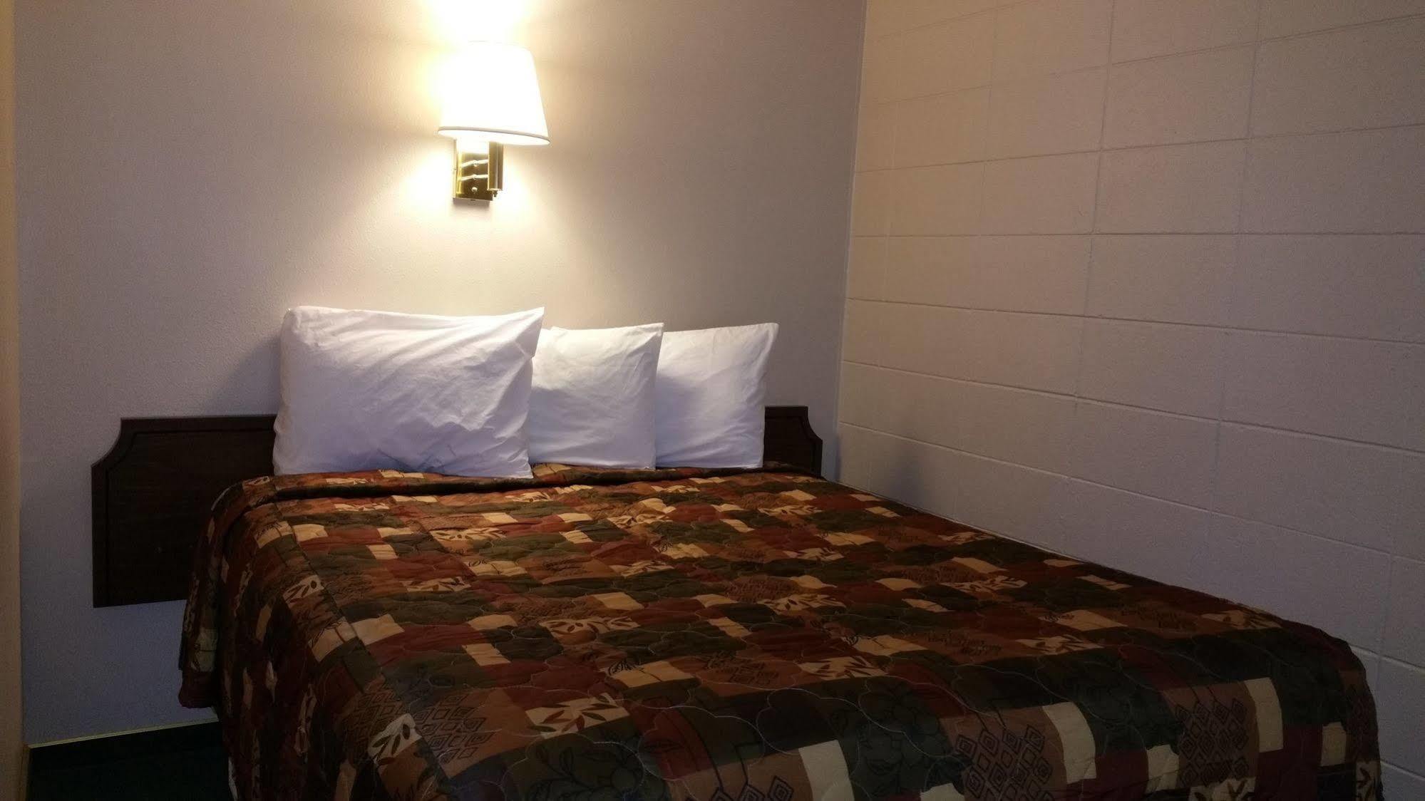 Bear Lodge Motel Сандэнс Экстерьер фото